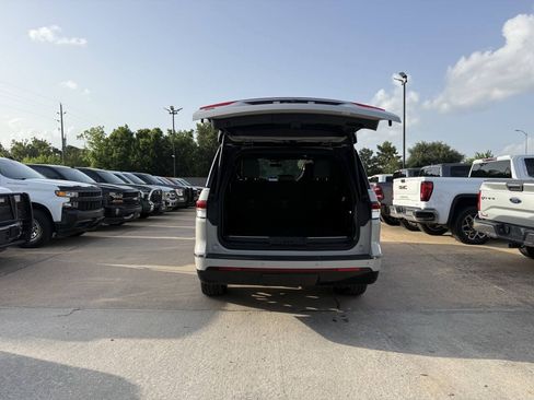 Used 2023 Lincoln Navigator Reserve AWD/4WD image 43
