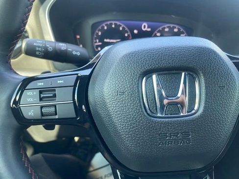 Used 2025 Honda Pilot Black Edition image 23