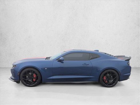 Used 2019 Chevrolet Camaro LT w/ RS Package image 8