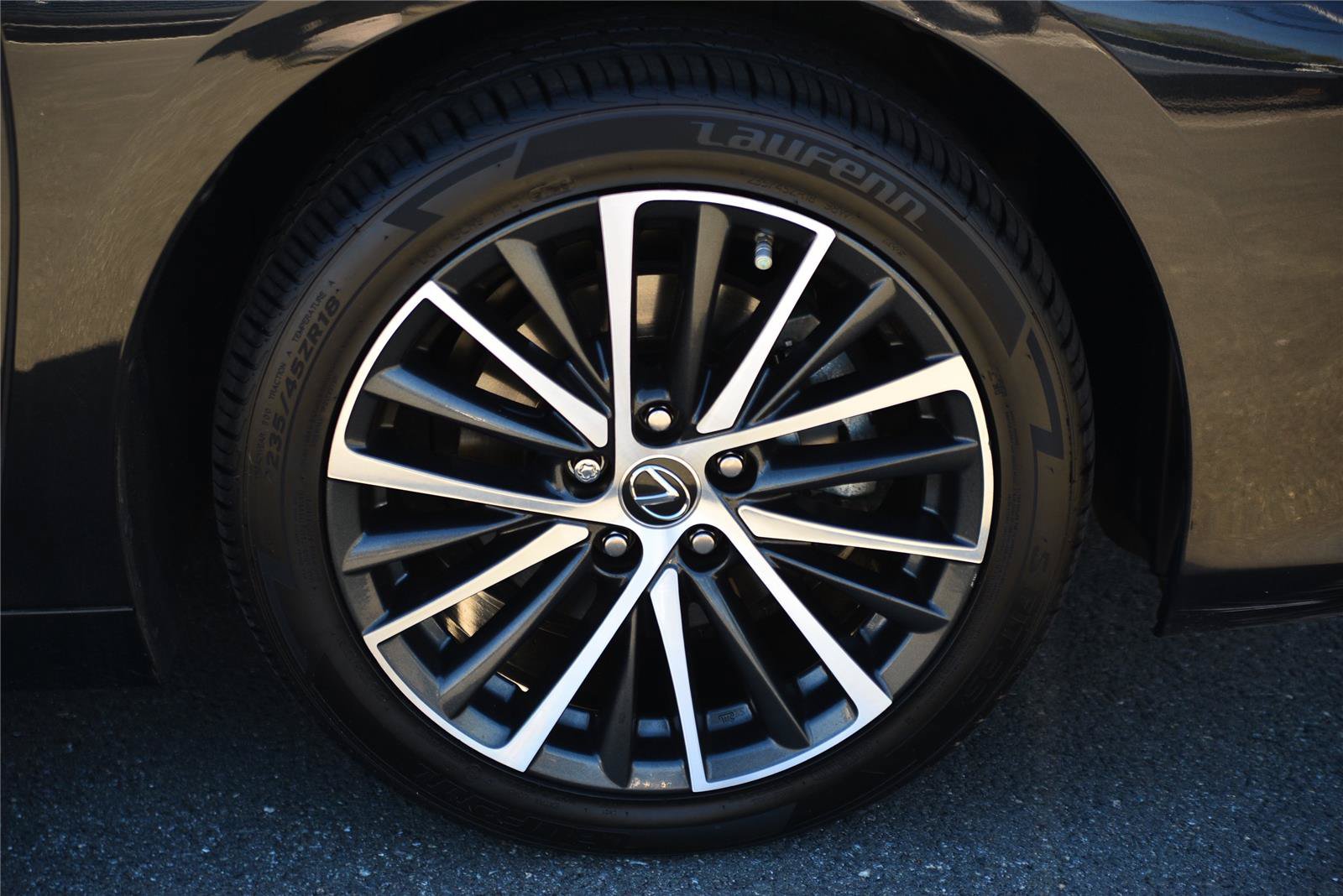 Used 2022 Lexus ES 300h w/ Premium Package FWD image 11
