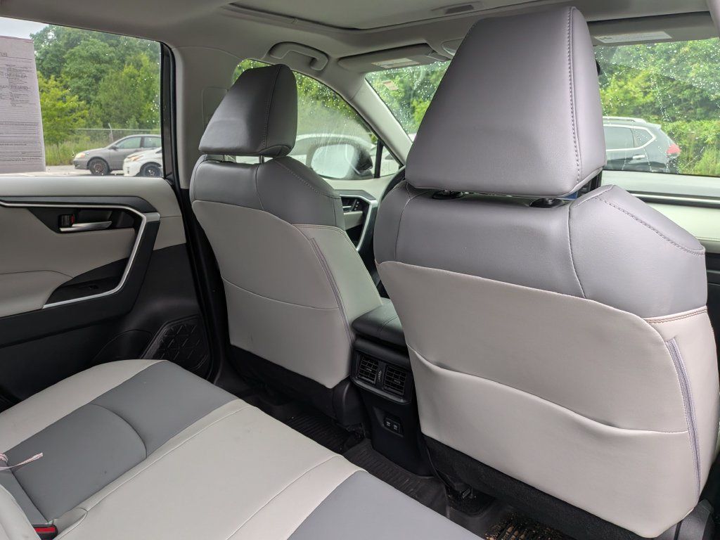 Used 2021 Toyota RAV4 XLE Premium AWD/4WD image 27
