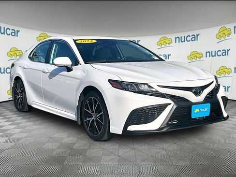 Used 2024 Toyota Camry SE AWD/4WD image 1
