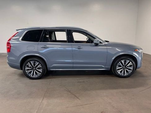 Used 2022 Volvo XC90 T6 Momentum w/ Climate Package image 2
