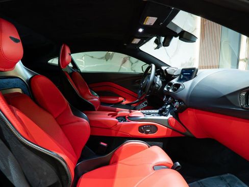 Used 2023 Aston Martin V12 Vantage RWD image 21