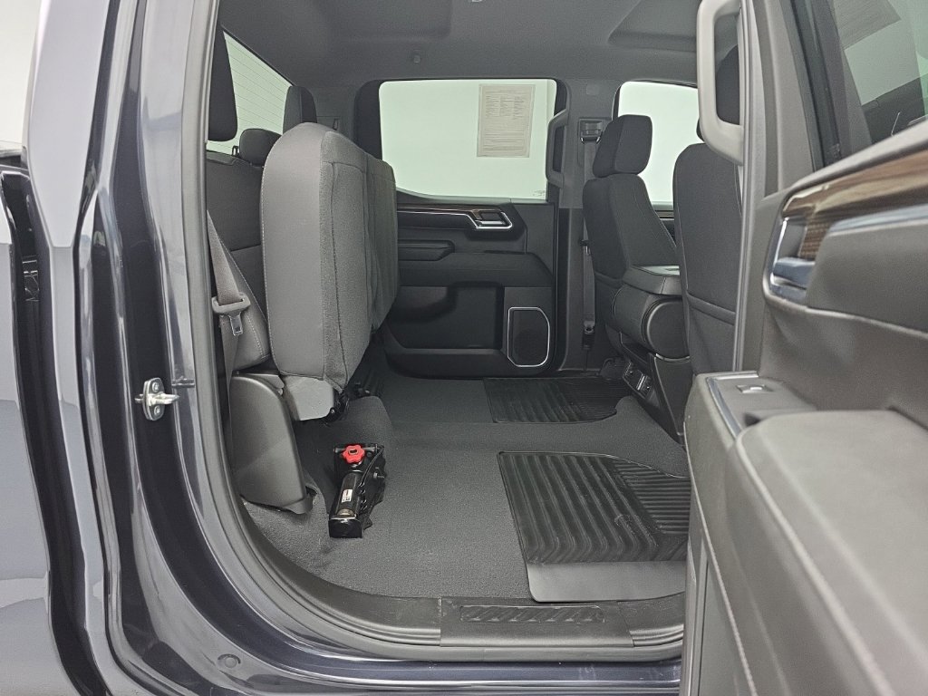 Used 2024 Chevrolet Silverado 1500 LT AWD/4WD image 44