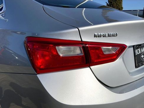 Used 2017 Chevrolet Malibu LT image 23