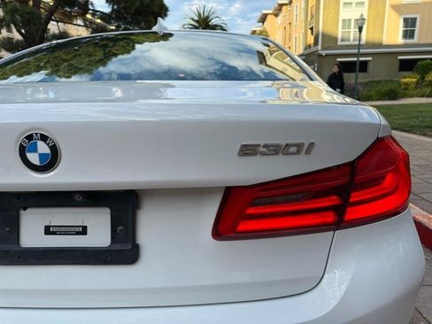Used 2020 BMW 530i w/ Convenience Package RWD image 28