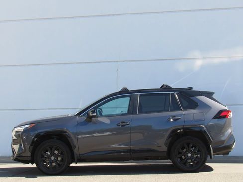 Certified 2023 Toyota RAV4 XSE w/ XSE Grade Weather Package AWD/4WD image 4