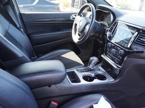 Used 2021 Jeep Grand Cherokee Laredo X AWD/4WD image 8