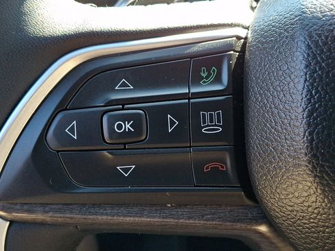 Used 2023 Jeep Grand Cherokee L Limited image 24