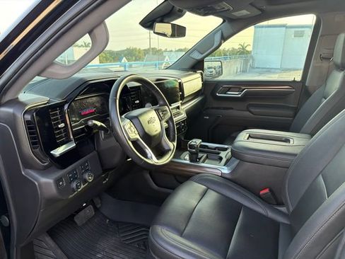 Used 2022 Chevrolet Silverado 1500 LT Trail Boss w/ LT Trail Boss Premium Package AWD/4WD image 4