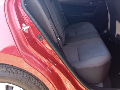 Used 2017 Toyota Corolla LE image 12