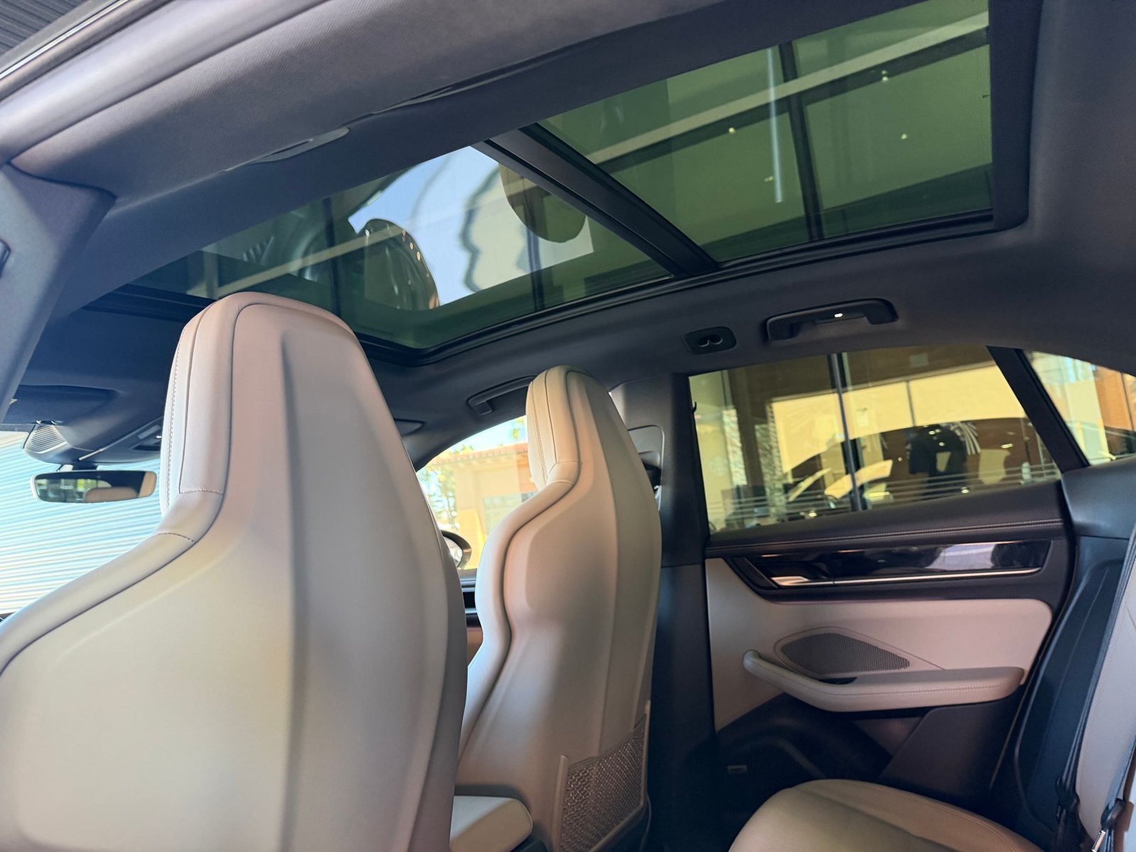 Certified 2024 Porsche Macan 4 Electric w/ Premium Package AWD/4WD image 18