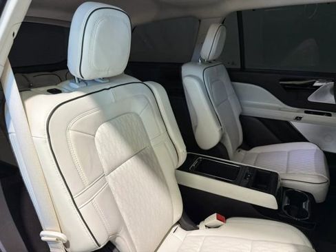 Used 2023 Lincoln Aviator Black Label image 29