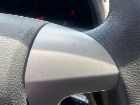 Used 2009 Toyota Camry SE FWD image 13