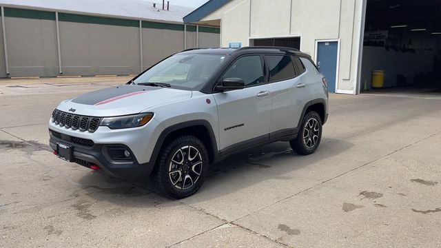 Used 2026 Jeep Compass Trailhawk AWD/4WD image 4