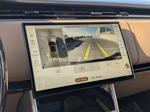 Used 2024 Land Rover Range Rover Long Wheelbase SE image 18