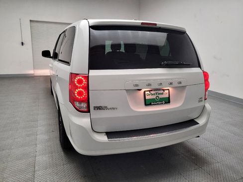 Used 2018 Dodge Grand Caravan GT image 6