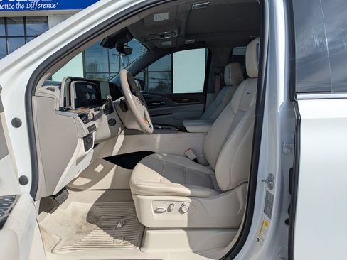 Used 2022 Cadillac Escalade Premium Luxury Platinum AWD/4WD image 12