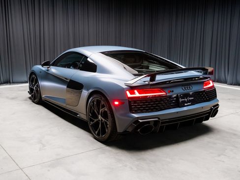 Used 2022 Audi R8 V10 w/ Premium Package RWD image 36