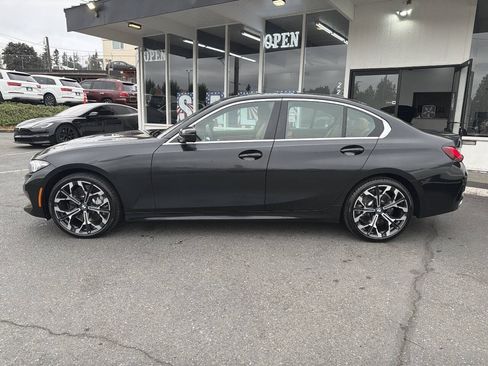 Used 2025 BMW 330i xDrive Sedan w/ Premium Package AWD/4WD image 3