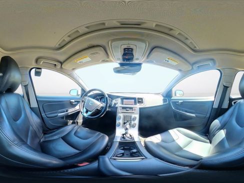 Used 2018 Volvo S60 T5 Inscription image 34