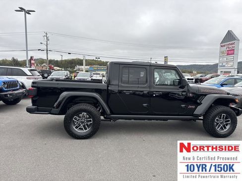 New 2025 Jeep Gladiator Mojave image 5