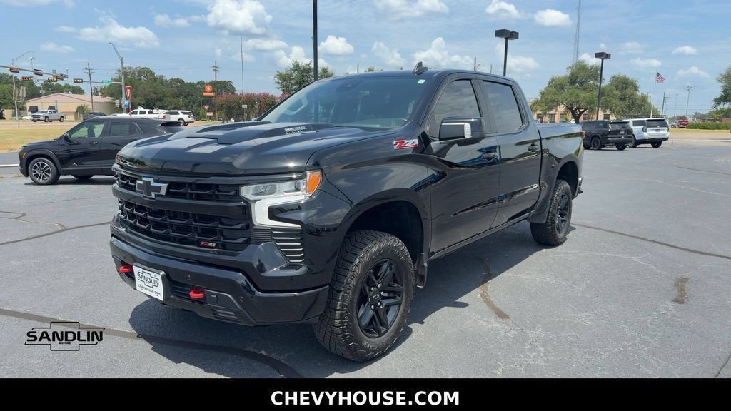 Used 2024 Chevrolet Silverado 1500 LT Trail Boss w/ LT Trail Boss Premium Package AWD/4WD image 4