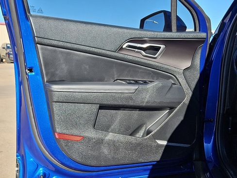 Used 2025 Kia Sportage EX w/ Premium Package image 13