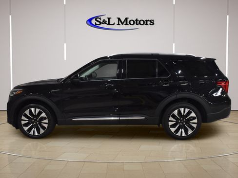 Used 2026 Ford Explorer Platinum w/ LUX Leather Package AWD/4WD image 4