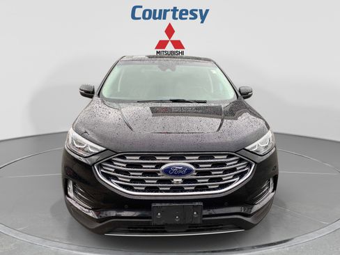 Used 2019 Ford Edge Titanium w/ Equipment Group 301A AWD/4WD image 11