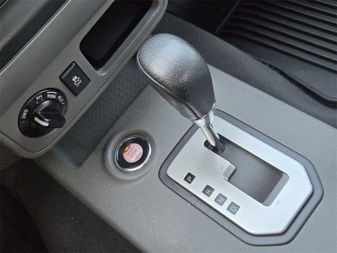 Used 2021 Nissan Frontier S image 19