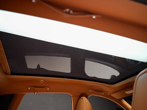 Used 2023 Aston Martin DBX image 68