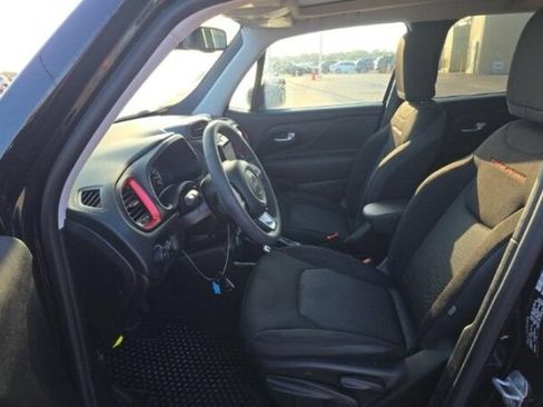 Used 2023 Jeep Renegade Trailhawk w/ Sun/Sound Group AWD/4WD image 7