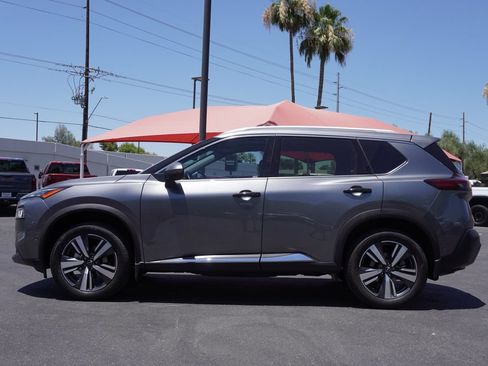 Used 2023 Nissan Rogue SL w/ SL Premium Package FWD image 2