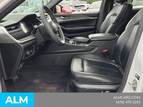 Used 2024 Jeep Grand Cherokee Limited 4xe AWD/4WD image 3