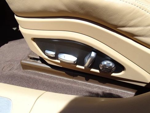 Used 2020 Porsche Panamera RWD image 17