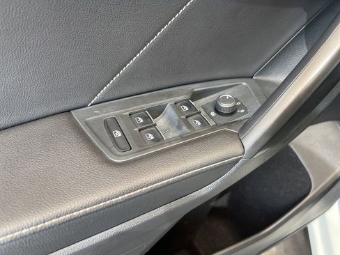 Used 2023 Volkswagen Tiguan SE FWD image 30