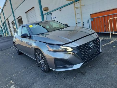 Used 2023 Nissan Altima 2.5 SR FWD image 5
