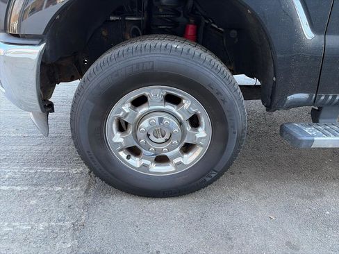 Used 2015 Ford F350 XLT w/ XLT Premium Package image 11