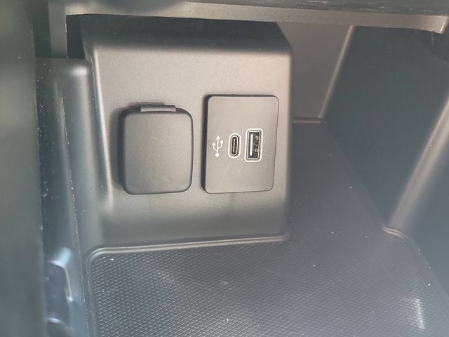 Used 2025 Ford Explorer ST-Line RWD image 11