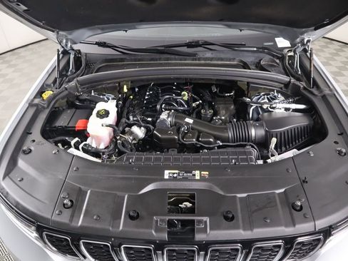 Used 2024 Jeep Grand Cherokee L Limited image 30