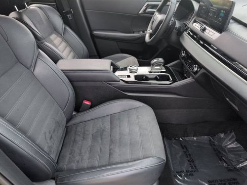 Used 2025 Mitsubishi Outlander SE FWD image 32