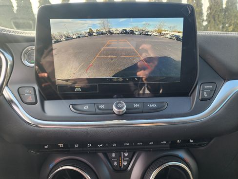 New 2026 Chevrolet Blazer LT w/ Convenience Package FWD image 32