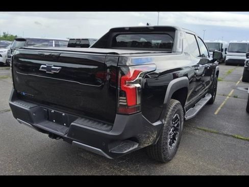 Used 2026 Chevrolet Silverado EV Trail Boss AWD/4WD image 3