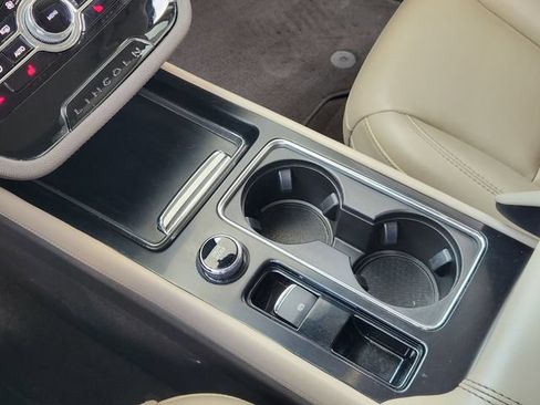 Used 2021 Lincoln Corsair FWD image 17
