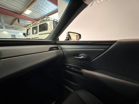 Used 2024 Lexus ES 350 w/ Accessory Package (Z2) FWD image 36