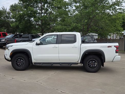 Used 2024 Nissan Frontier PRO-4X w/ Pro Premium Package AWD/4WD image 3