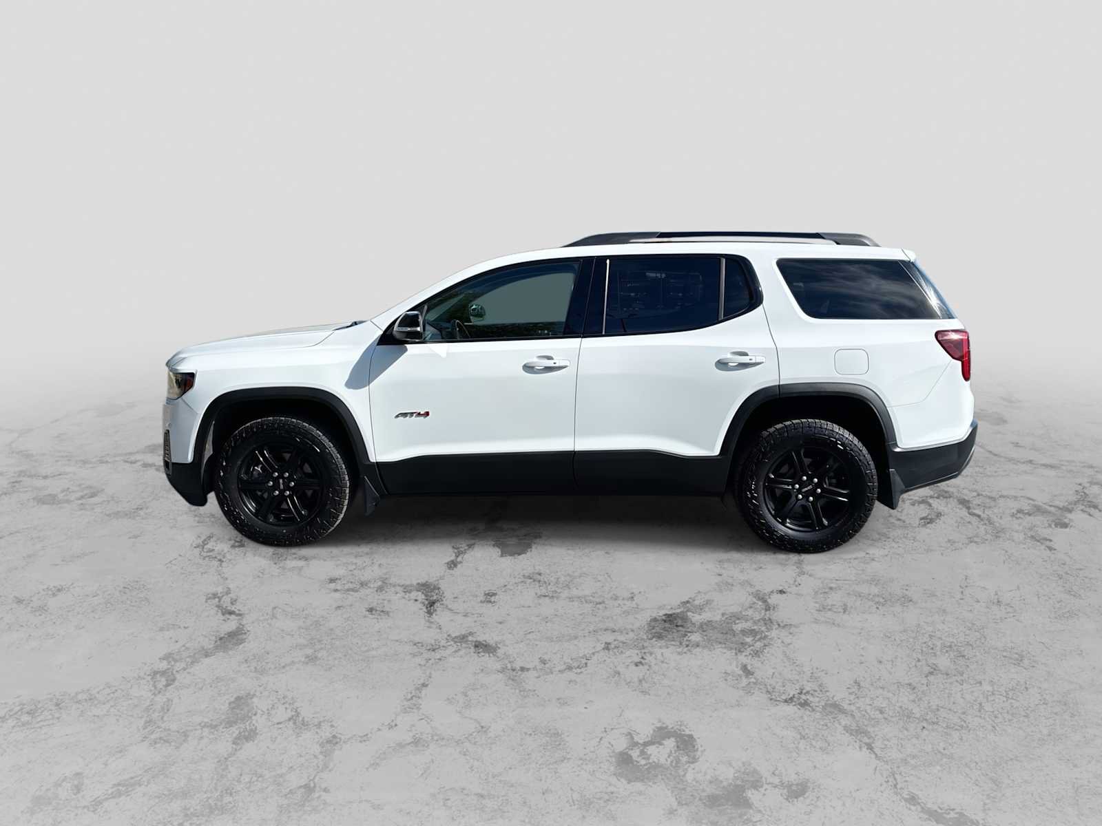 Used 2022 GMC Acadia AT4 w/ GMC Pro Grade Package AWD/4WD image 5