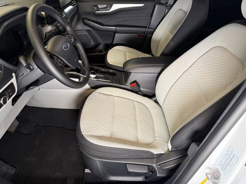 Used 2025 Ford Escape Active w/ Cold Weather Package AWD/4WD image 20